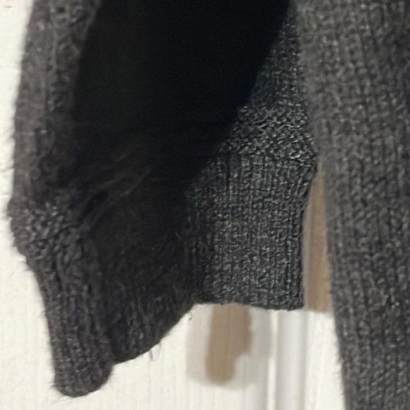 Nice Old Navy sweater XL - Picture 4 of 8